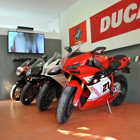 Italian Piston House Sport Moto Rent Bed & Breakfast Millesimo Exterior foto