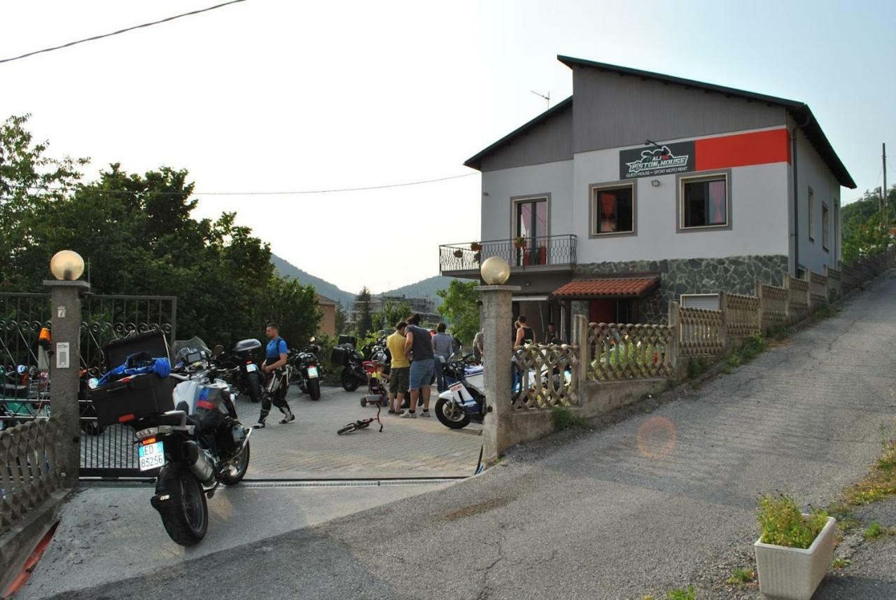 Italian Piston House Sport Moto Rent Bed & Breakfast Millesimo Exterior foto