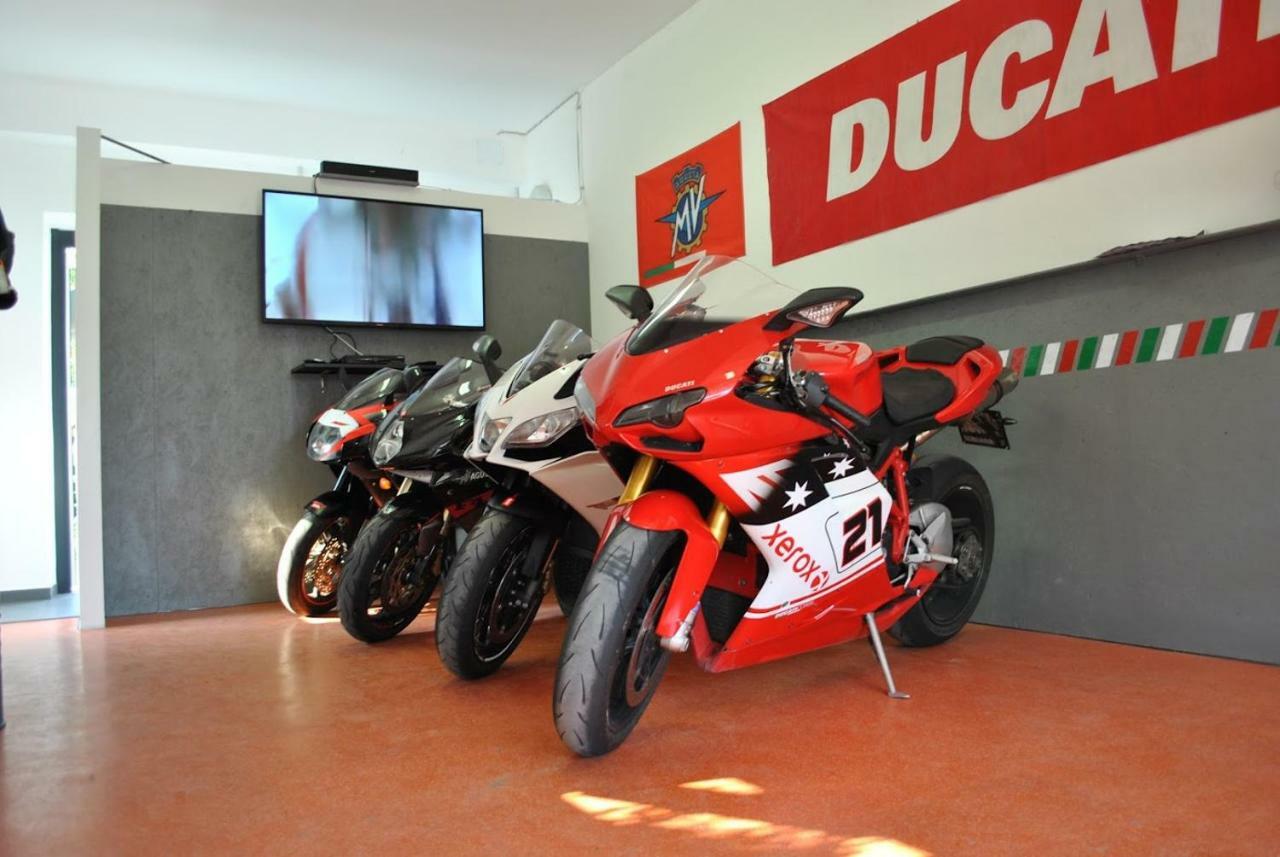 Italian Piston House Sport Moto Rent Bed & Breakfast Millesimo Exterior foto