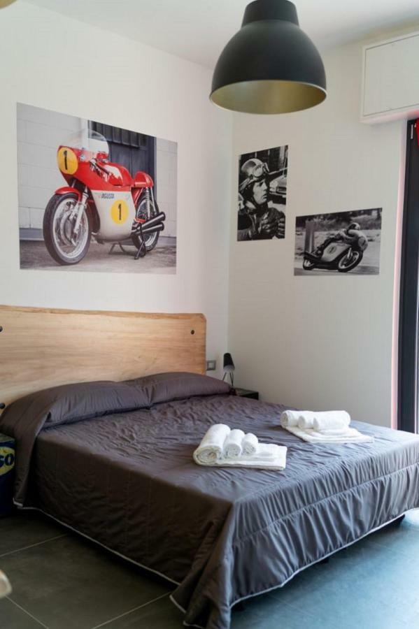 Italian Piston House Sport Moto Rent Bed & Breakfast Millesimo Exterior foto