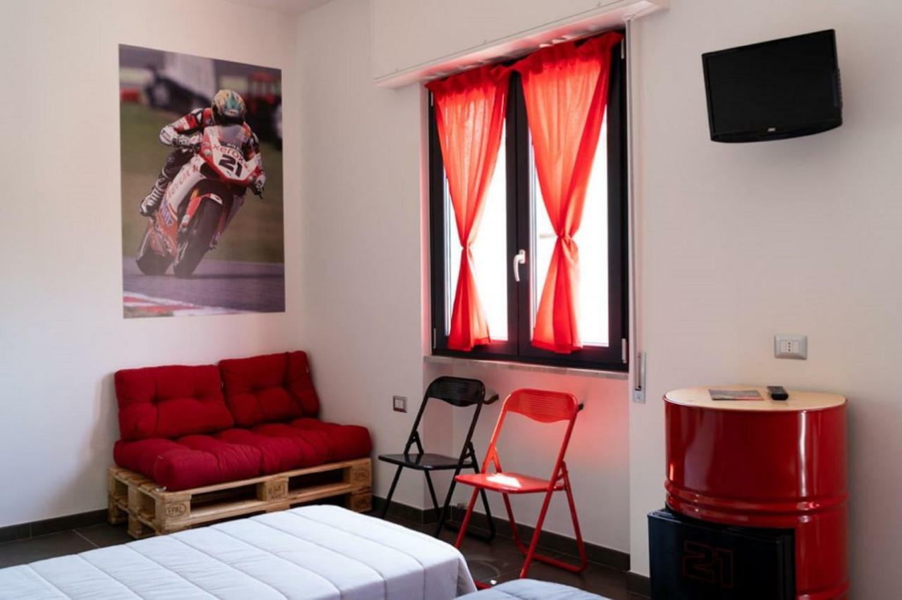 Italian Piston House Sport Moto Rent Bed & Breakfast Millesimo Exterior foto