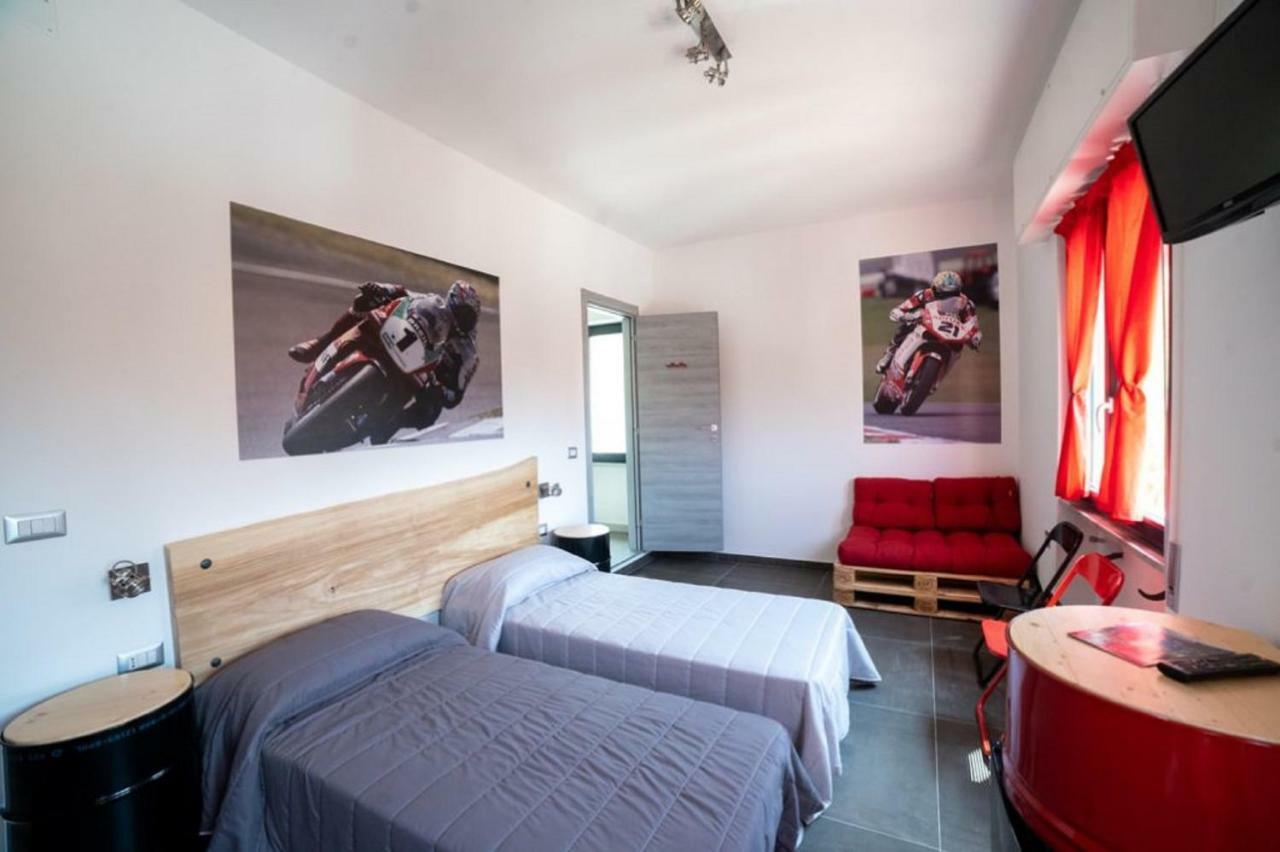 Italian Piston House Sport Moto Rent Bed & Breakfast Millesimo Exterior foto