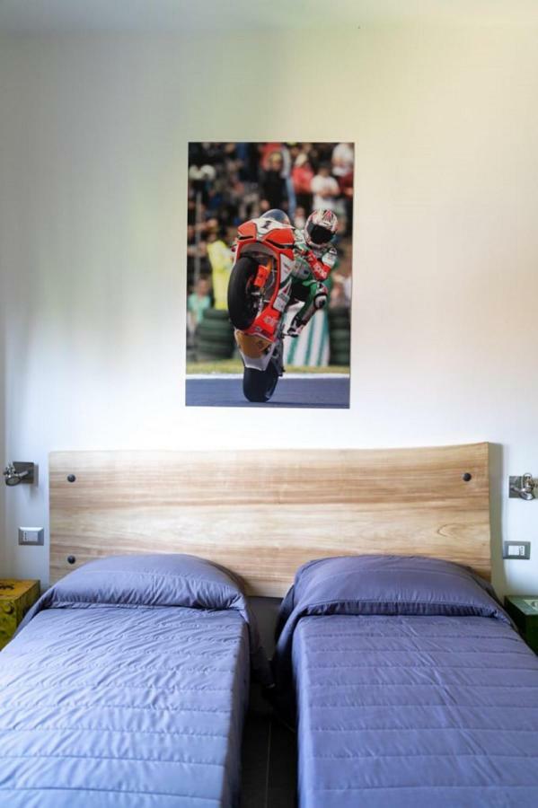 Italian Piston House Sport Moto Rent Bed & Breakfast Millesimo Exterior foto