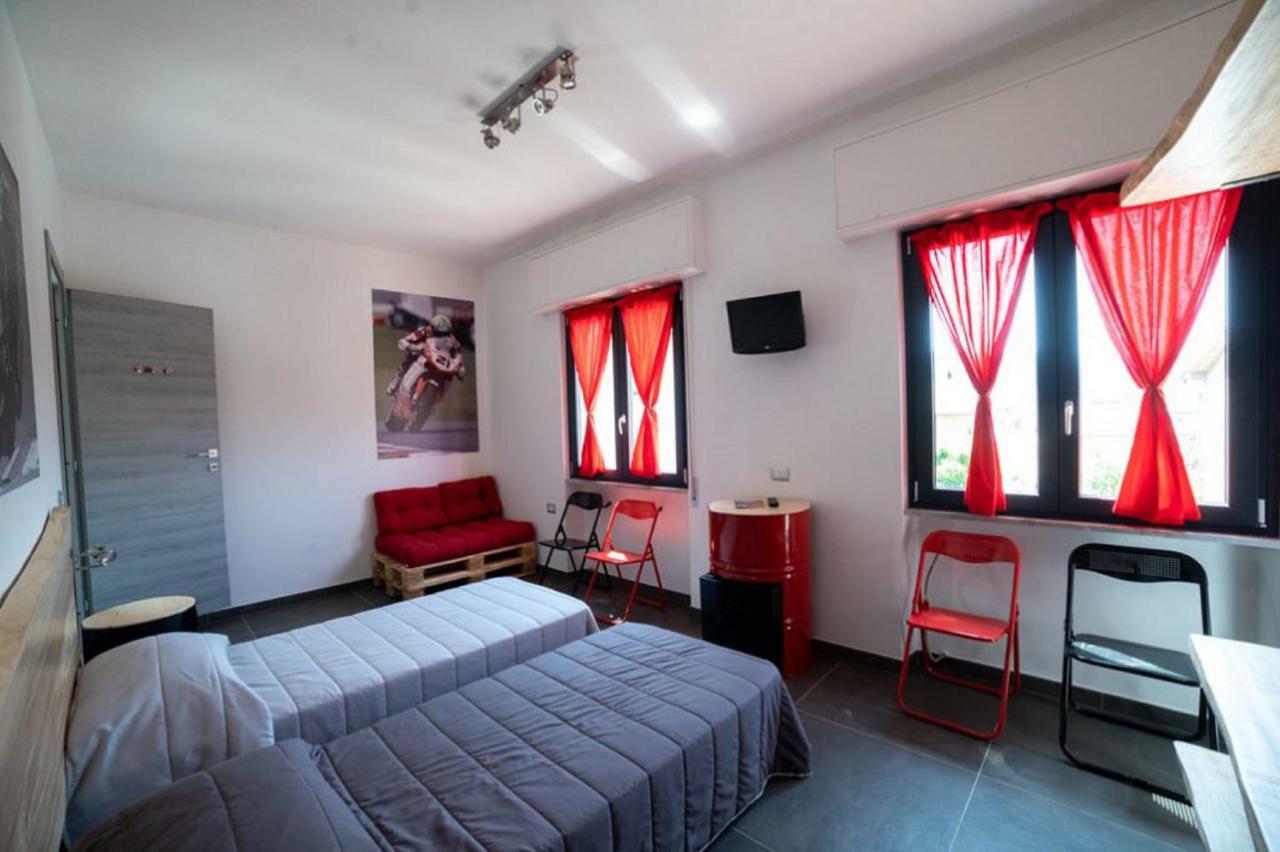 Italian Piston House Sport Moto Rent Bed & Breakfast Millesimo Exterior foto